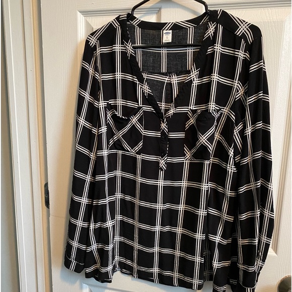 Black/white - Picture 1 of 4